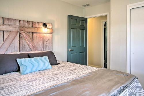 Lakefront Gem with Screened Porch and Game Room! Lakefront Gem with Screened Porch and Game Room!