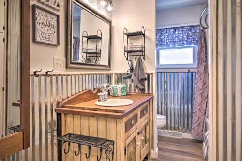 Lakefront Gem with Screened Porch and Game Room! Lakefront Gem with Screened Porch and Game Room!