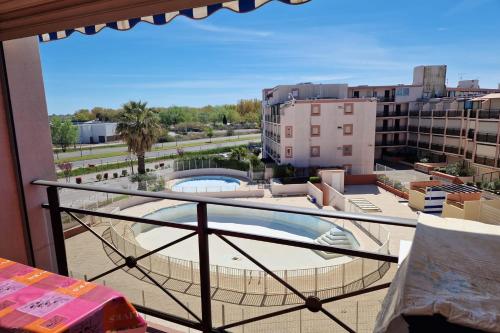 Nice 24m With Balcony Residence With Pool - Location saisonnière - Le Grau-du-Roi