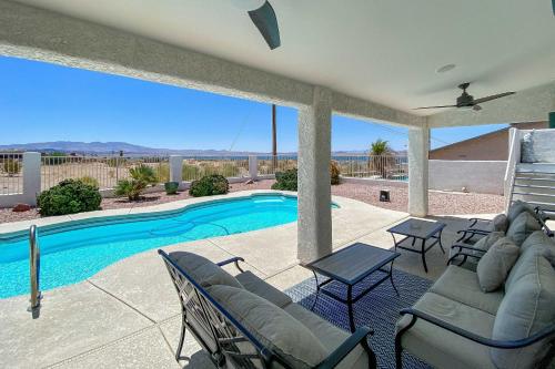 Pool, Patio and Lake Views Lake Havasu City Home! in 哈瓦蘇湖城