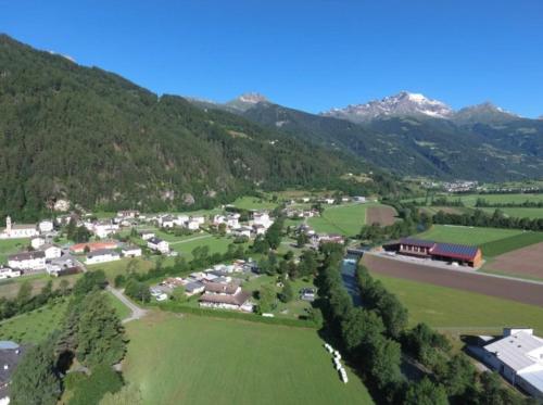  Bungalow Miralago in Camping Cavresc, Via dal Cavresc 1, 7746 Le Prese-Poschiavo in Poschiavo