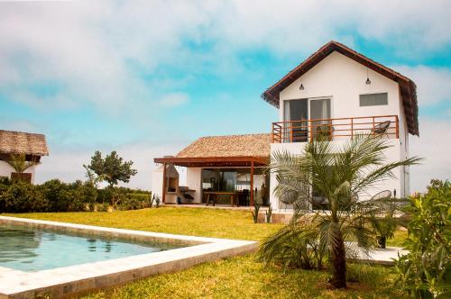HOP PRAIA exclusiva laguna y playa en Chincha