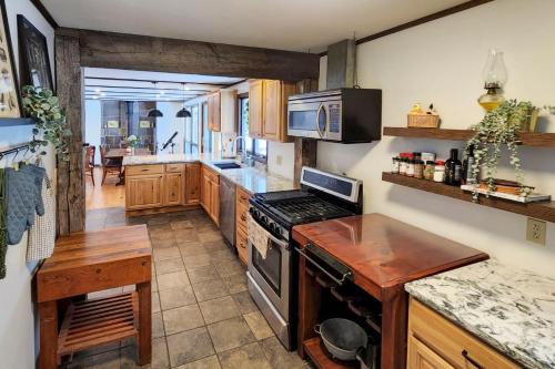 Burlington Flats House < 13 Mi to Cooperstown! in Utica (New York)