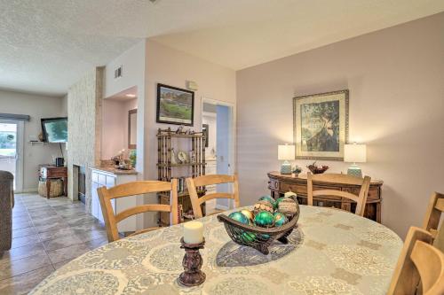 Palm Desert Country Club Home with Patio and Grill! in Palm Desert, USA