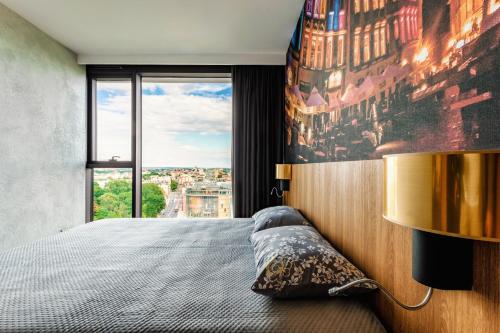 SkyView Suite - Niepowtarzalny widok i basen