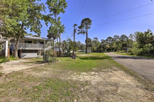 Tailing Tides Getaway with Covered Boat Parking! in Steinhatchee (FL)