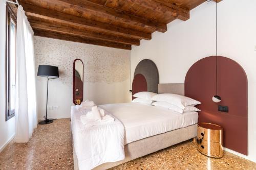 Palazzo Miracoli Apartments, Venice