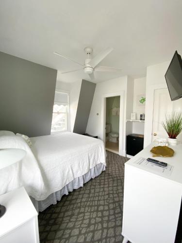 By The Sea Guests Bed & Breakfast and Suites By The Sea Guests Bed & Breakfast and Suites