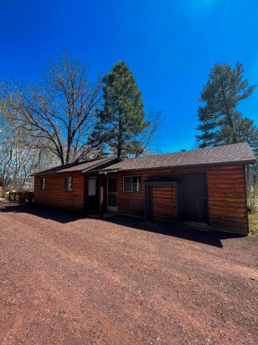 Blue Spruce Cabin - One Bedroom