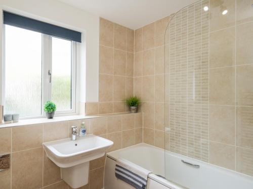 Stone's Throw St. Austell - image 4