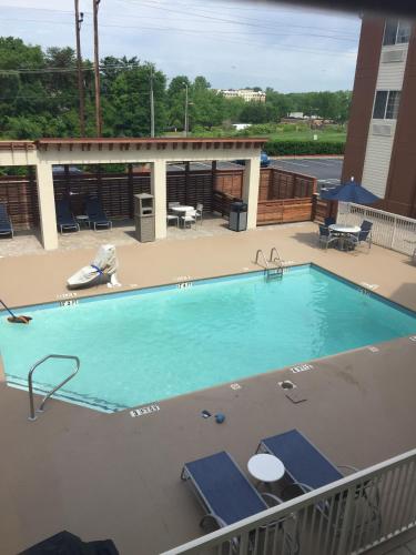 Photo - Candlewood Suites - Charlotte - Arrowood, an IHG Hotel