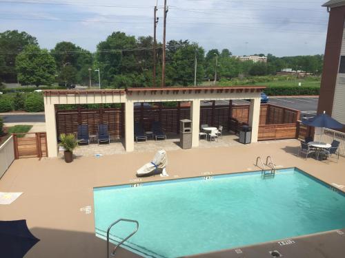 Candlewood Suites Charlotte - Arrowood