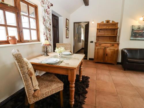 Parlour Barn - image 4