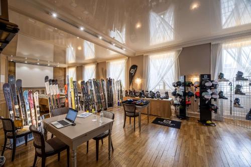 Best Western Grand Hotel de Bordeaux - image 12