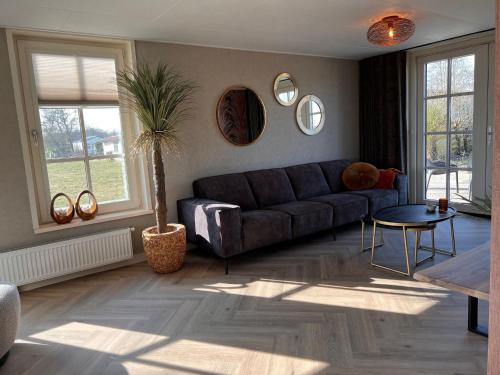  Villa with enclosed garden near the Wadden Sea in Hippolytushoef
