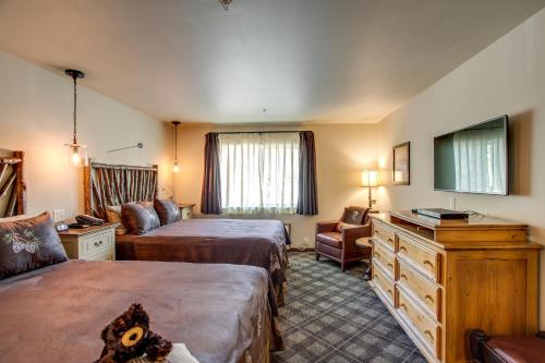 Bavarian Lodge The 4-star Bavarian Lodge offers comfort and convenience whether youre on business or holiday in Leavenworth (WA). The hotel has everything you need for a comfortable stay. All the necessary faciliti