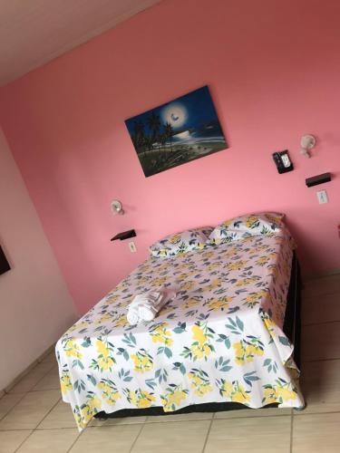 1 double bed, 1 twin bed