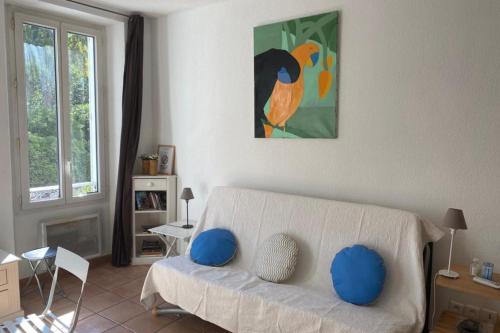 Studio 2 steps from the city center Beachs and the Palais LIVE IN CANNES