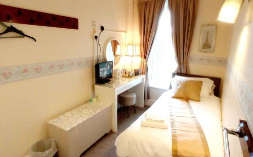 OYO Lily Hotel Blackpool in Blackpool