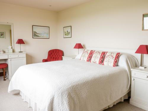 Courtyard Cottage Duns - image 11
