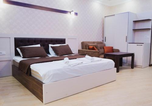 EMEG Hotel and Restaurant – Batumi, IL