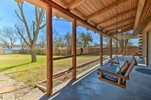 Lakefront Cabin and Guest House Near Granbury Square