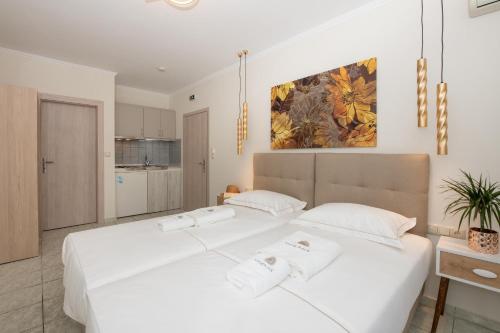 2 twin beds