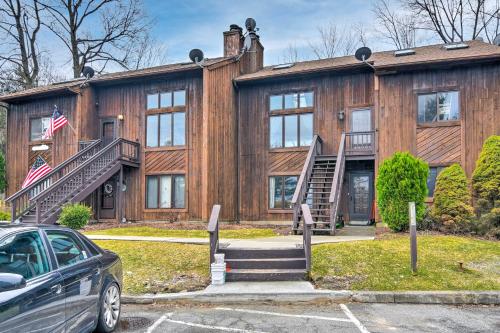 Vernon Township Home with Deck on Golf Course