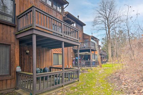 Vernon Township Home with Deck on Golf Course
