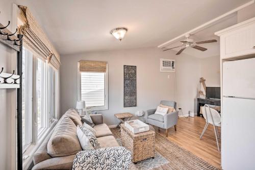 Bright Belmar Cottage < Half Mi to Boardwalk! in Belmar