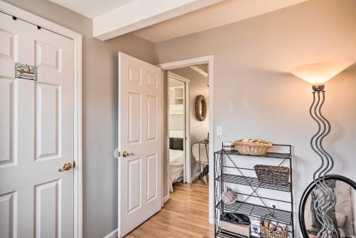 Bright Belmar Cottage < Half Mi to Boardwalk! in Belmar