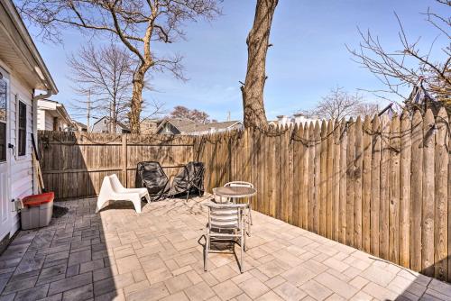Bright Belmar Cottage < Half Mi to Boardwalk! in Belmar