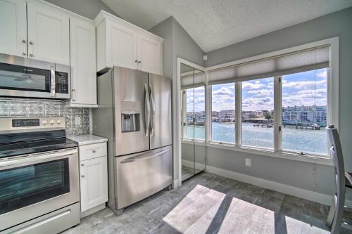 Condo w/ Bay Views ~ 5 Mi to Atlantic City! in 布里根泰恩