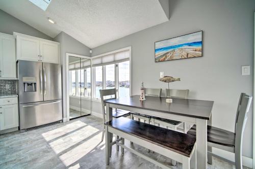 Condo w/ Bay Views ~ 5 Mi to Atlantic City! in 布里根泰恩