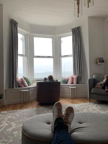 Picture of Stunning 3 Bed Seafront Mansion Building Sleeps 6 Adults Or 8 With Kids