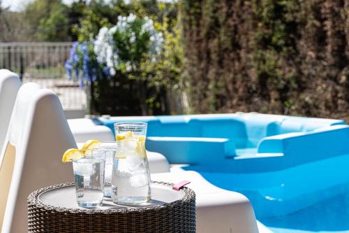  VILLA LUJOSA PRIVADA con PISCINA in Huelves