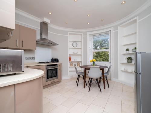Spacious 3 bed apartment in prime central location - Pass the Keys, Bath (foto 10)