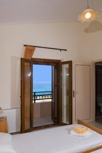 Two Bedroom Apartment with Partial Sea View - Split Level image 3