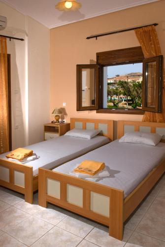 Two Bedroom Apartment with Partial Sea View - Split Level image 4