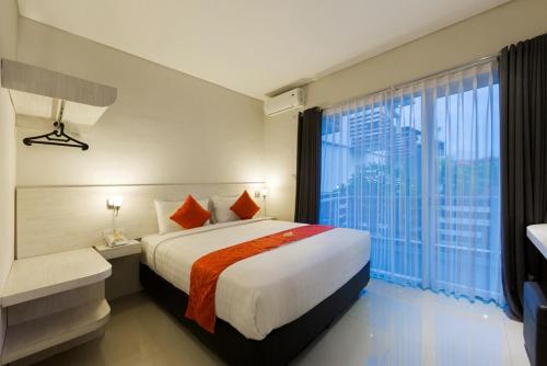 Deluxe Double Room with Pool View image 4