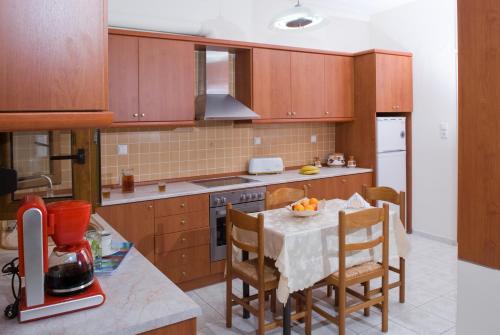 Two Bedroom Apartment with Sea View - Split Level image 4