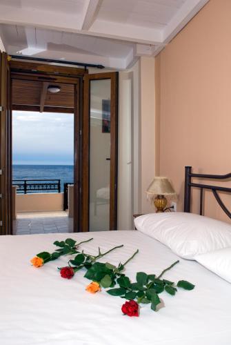Two Bedroom Apartment with Sea View - Split Level image 6