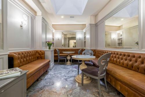 Előcsarnok, Hotel Art Atelier near Medici-kápolna