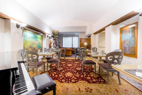 Pub/Lounge, Hotel Art Atelier near Medici-kápolna