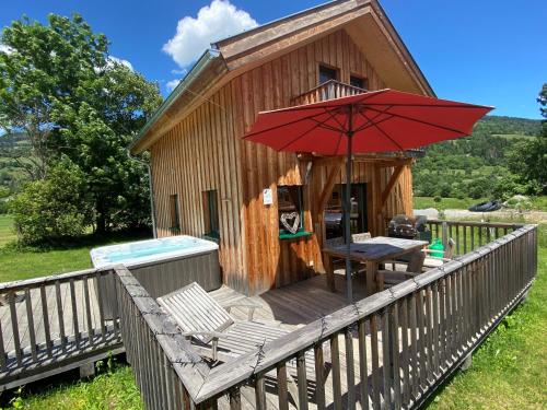 Chalet with 4 bedrooms, sauna or ir-sauna & whirlpool for 8 persons