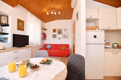 Apartments Mila - image 4