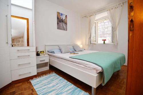 Apartments Mila - image 9