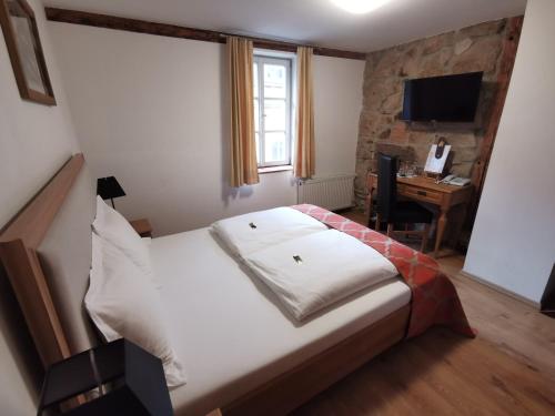 Hotel Hahnmuhle 1323 3.3km von Dörfles-Esbach entfernt