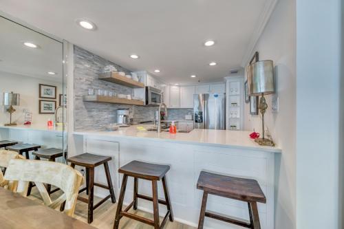 One Seagrove Place Unit 406 condo - image 12