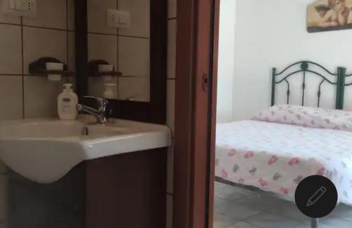 Stanza privata con bagno in residence in Francavilla Fontana